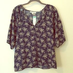 Flowy floral blouse.
